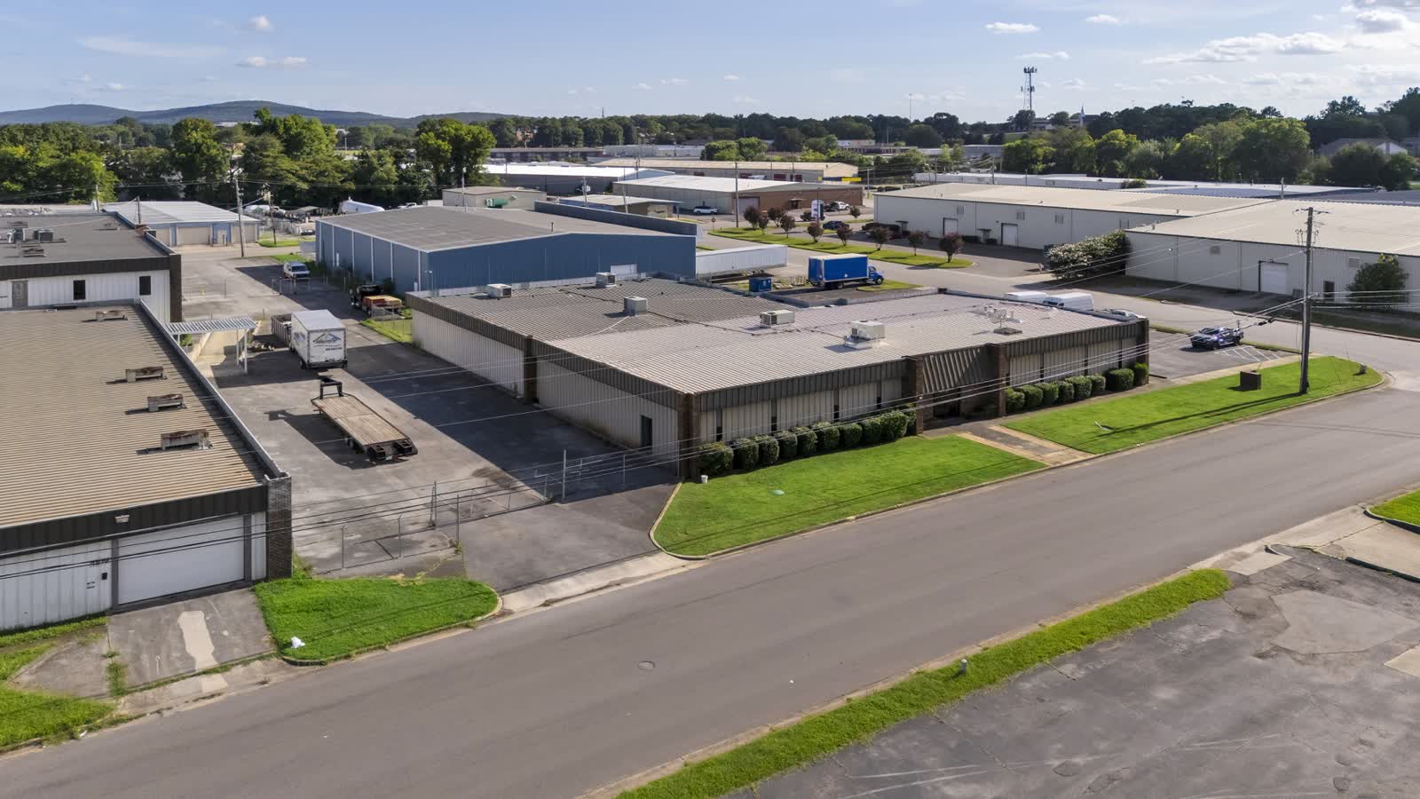 4825 Commercial Dr NW