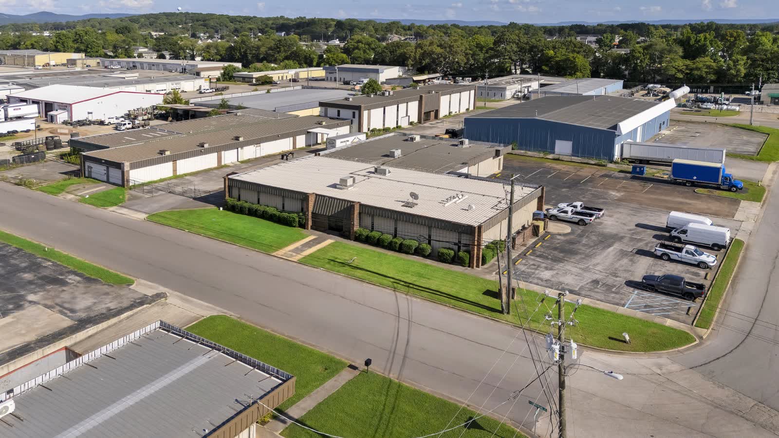 4825 Commercial Dr NW