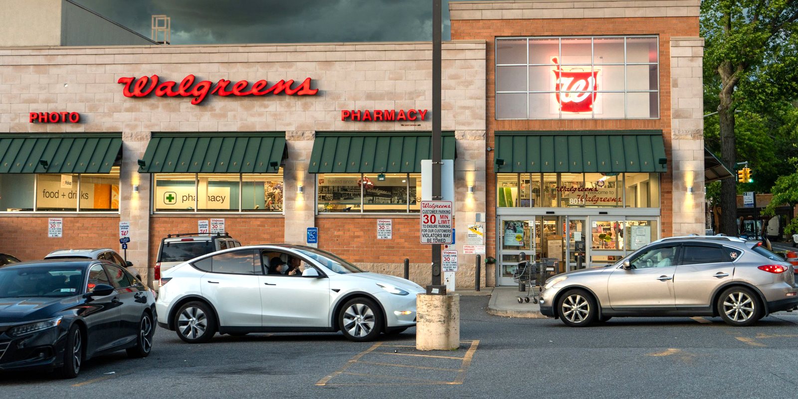 Walgreens — 1400 Gunter Ave, Guntersville, AL